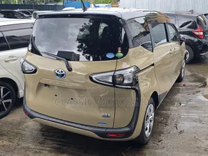 Toyota Sienta 1.5 FWD (6-seater) 2019 Beige