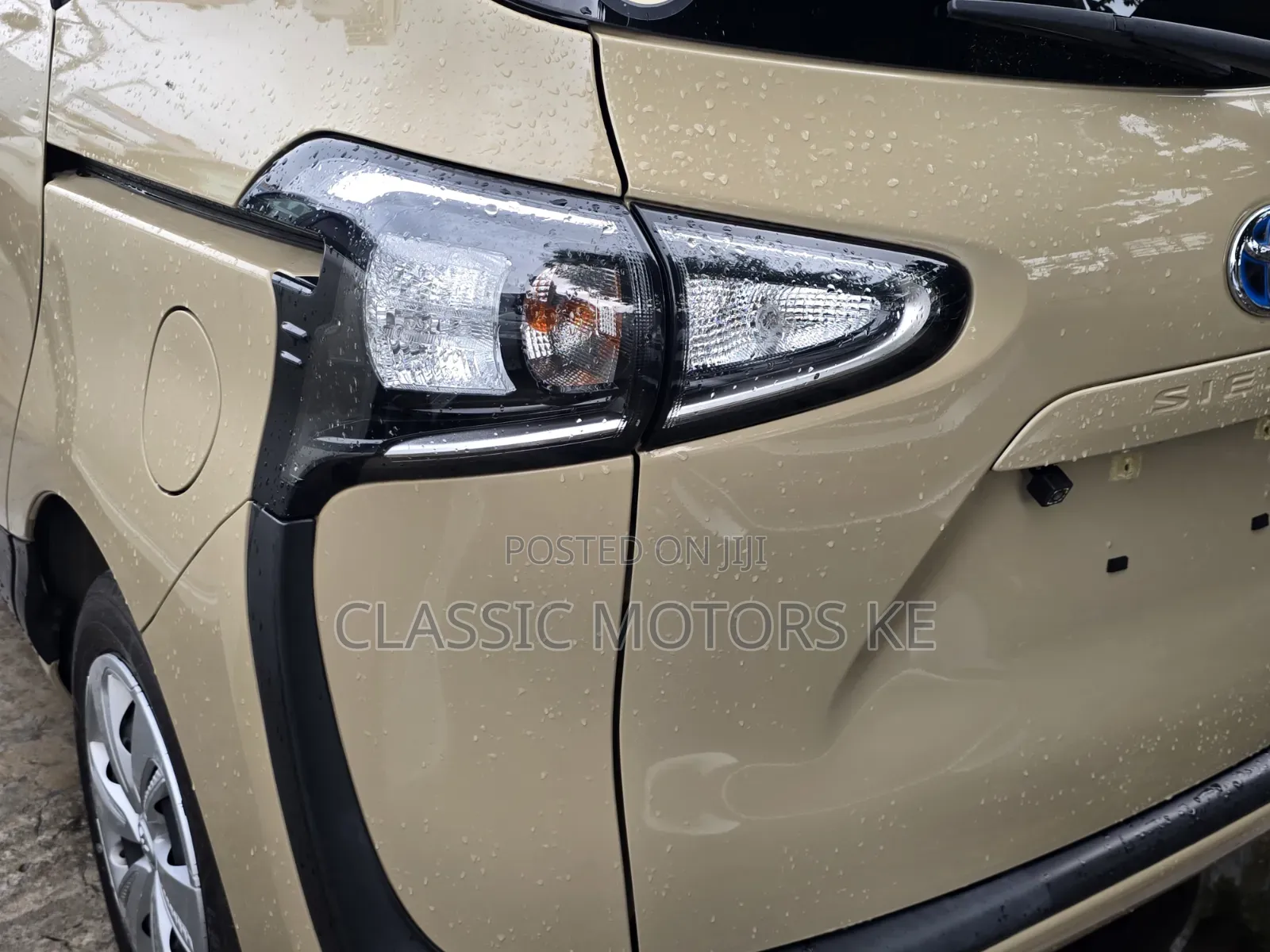 Toyota Sienta 1.5 FWD (6-seater) 2019 Beige