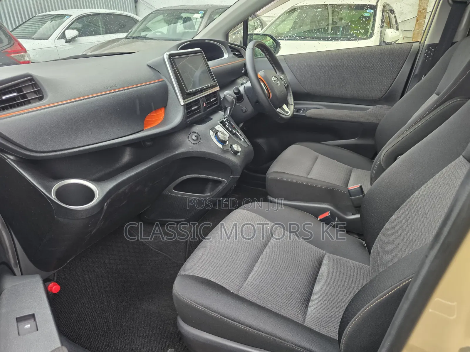 Toyota Sienta 1.5 FWD (6-seater) 2019 Beige