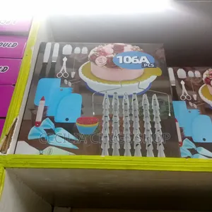 Cake Decorating Set