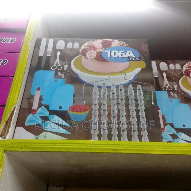 Cake Decorating Set
