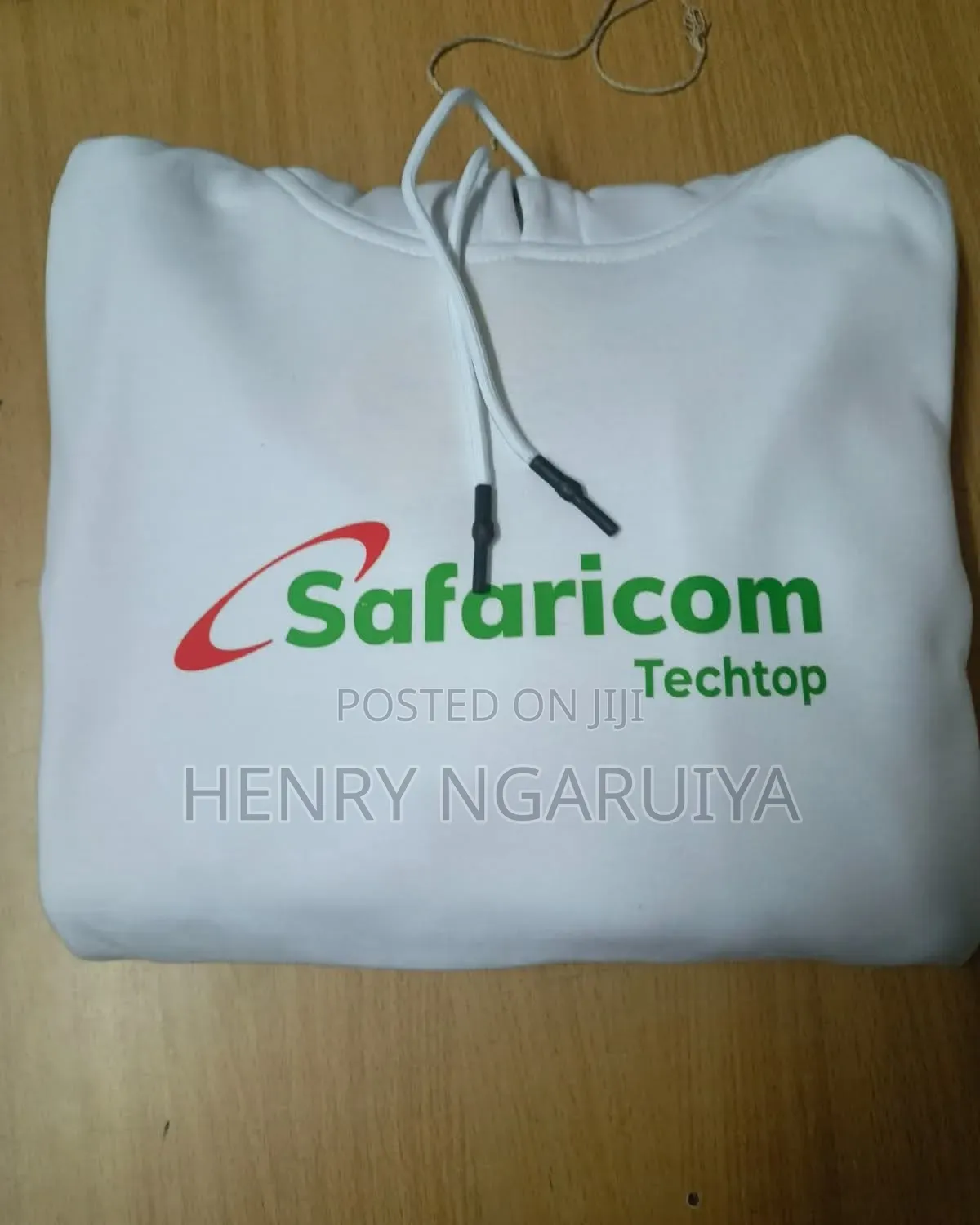 High Quality Plain and Printed Jumpers/Hoodies on Sale