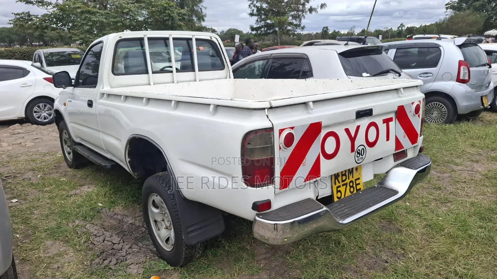 Toyota Hilux 2003 White