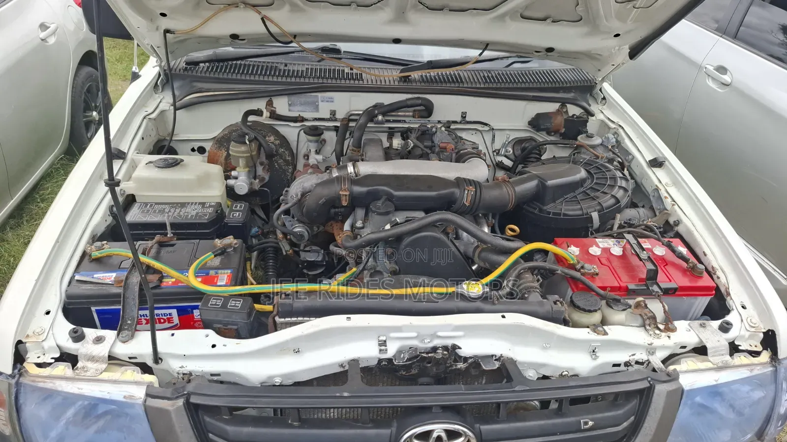 Toyota Hilux 2003 White