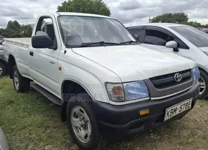 Toyota Hilux 2003 White