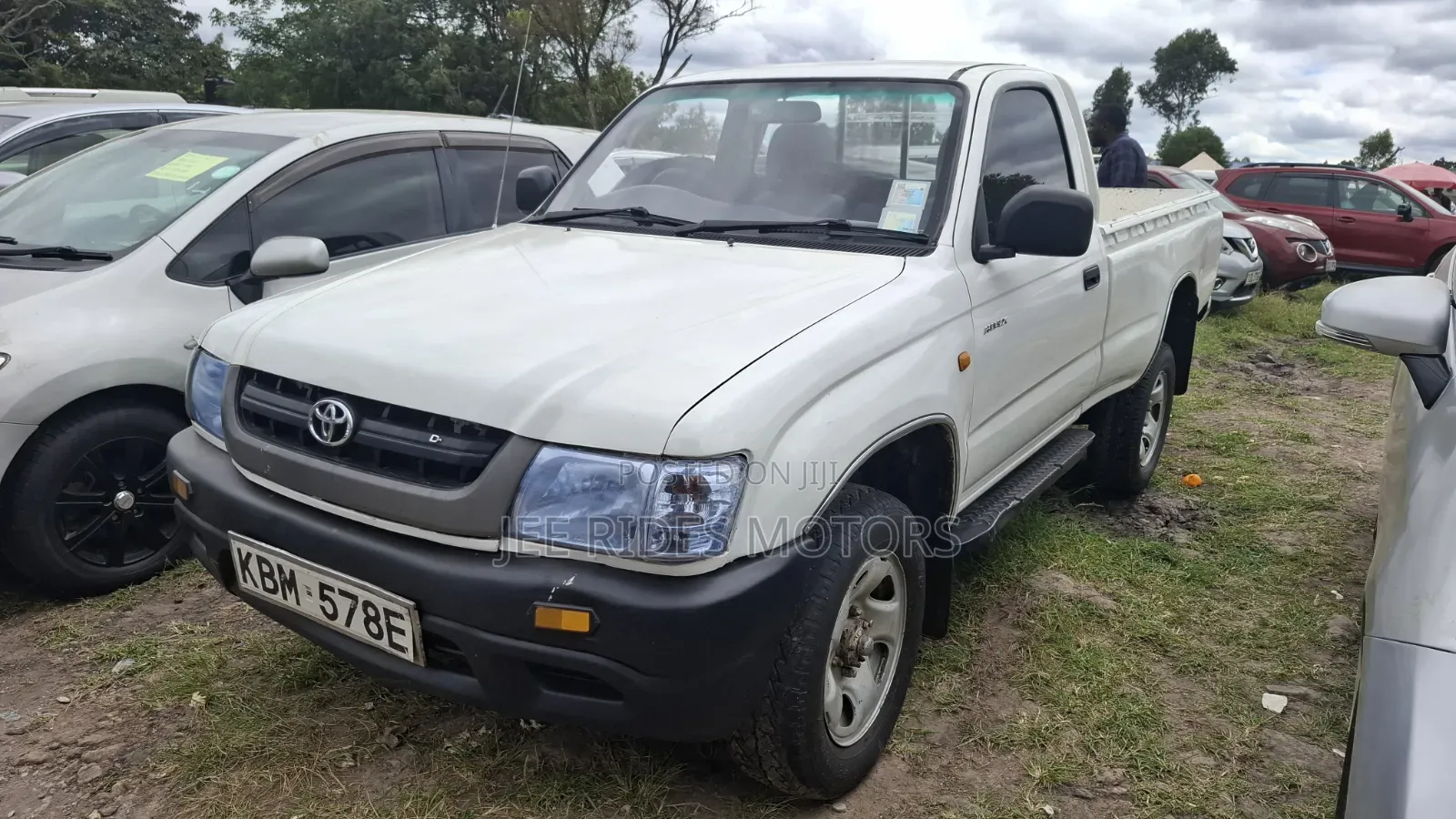 Toyota Hilux 2003 White