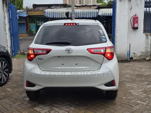 Toyota Vitz 1.3 FWD 5dr 2019 White