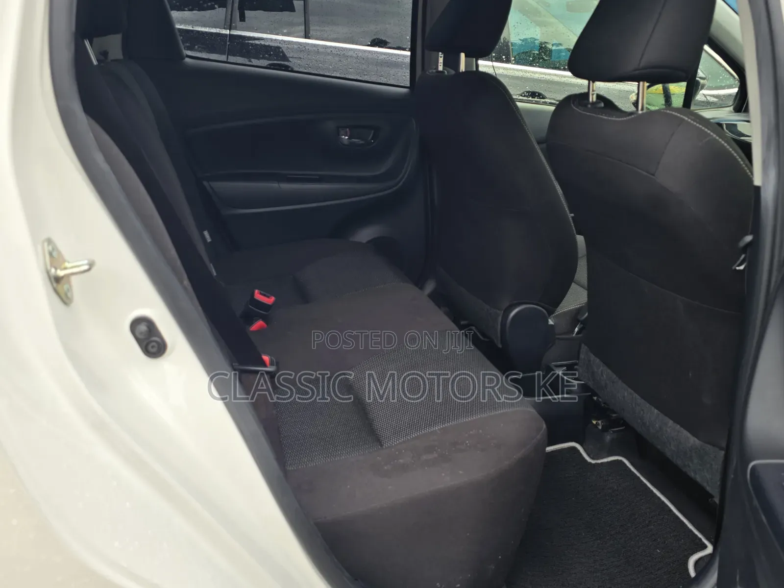 Toyota Vitz 1.3 FWD 5dr 2019 White