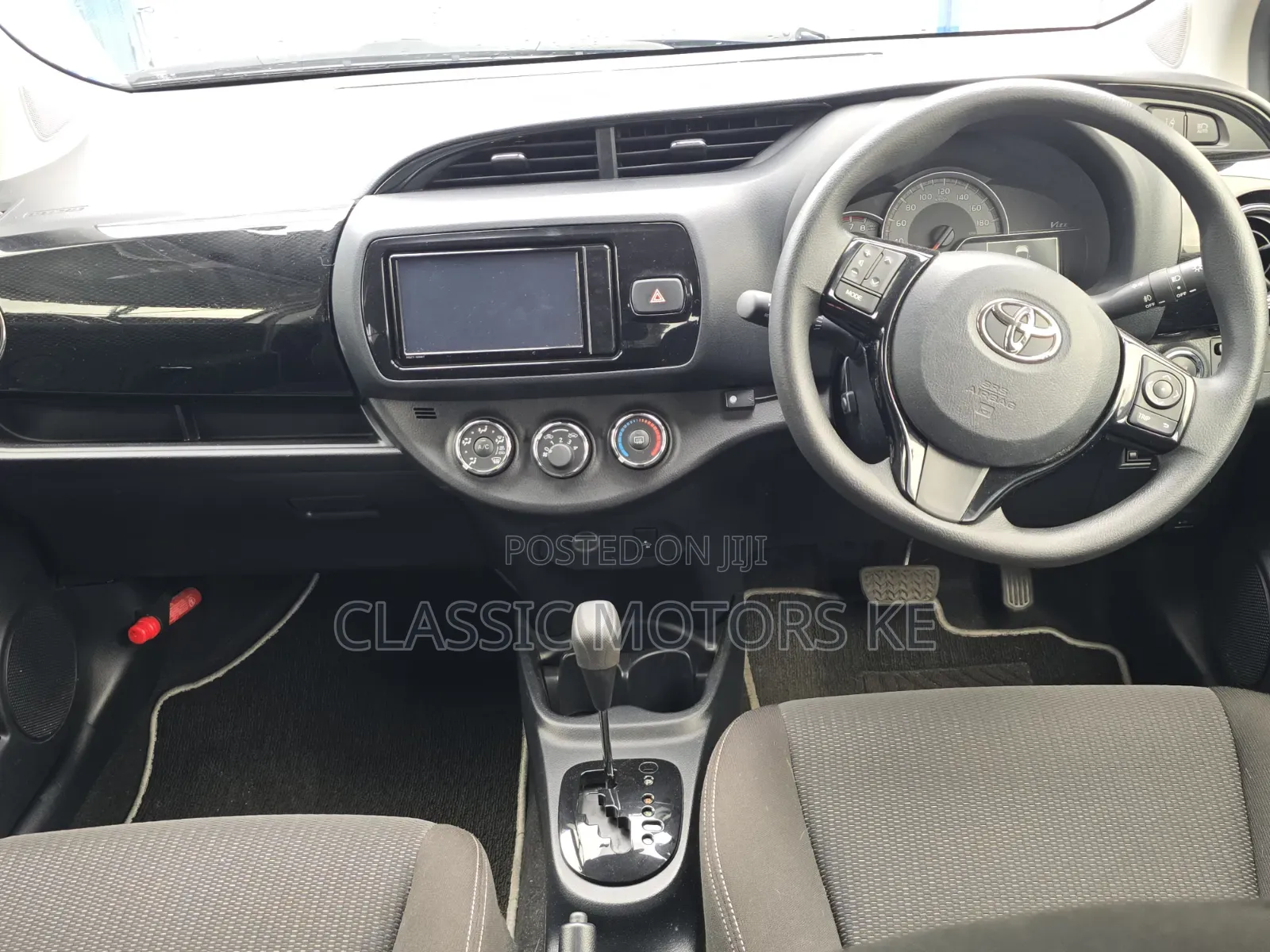 Toyota Vitz 1.3 FWD 5dr 2019 White