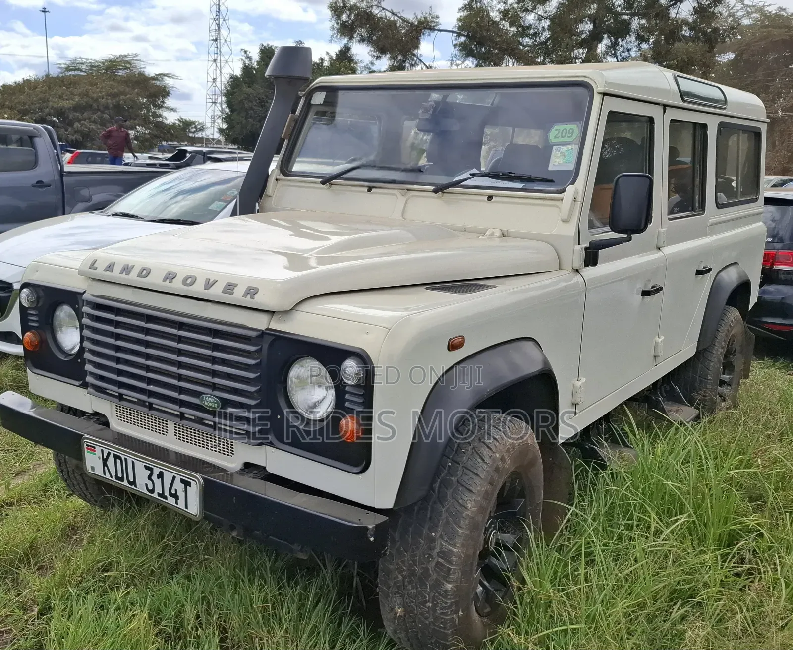 Land Rover Defender Puma 110 2.4 TD 2011 White
