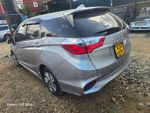 Honda Shuttle 1.5 Hybrid 2WD 2017 Silver