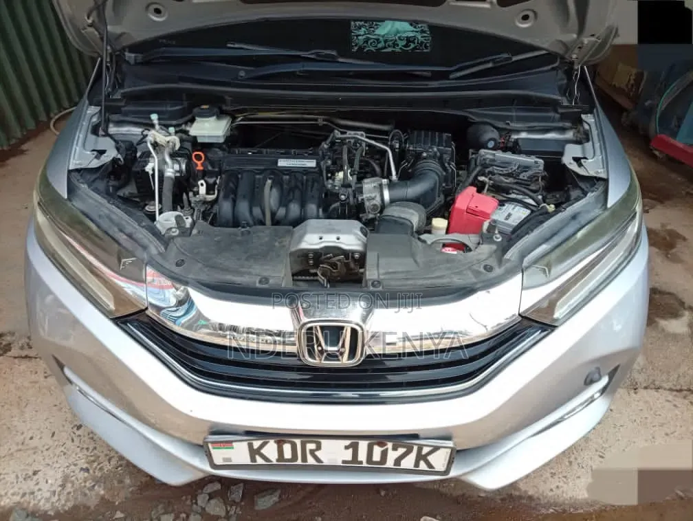 Honda Shuttle 1.5 Hybrid 2WD 2017 Silver