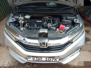 Honda Shuttle 1.5 Hybrid 2WD 2017 Silver