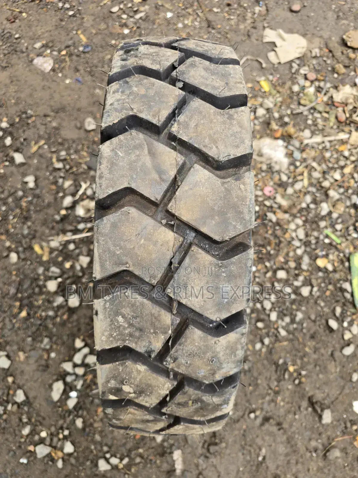650 - 12 Armour Tires (Folklift)