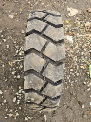 650 - 12 Armour Tires (Folklift)