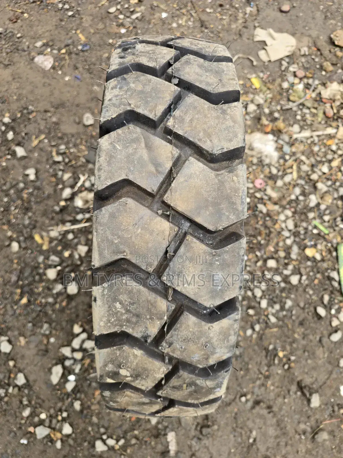 650 - 12 Armour Tires (Folklift)