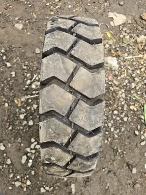 650 - 12 Armour Tires (Folklift)