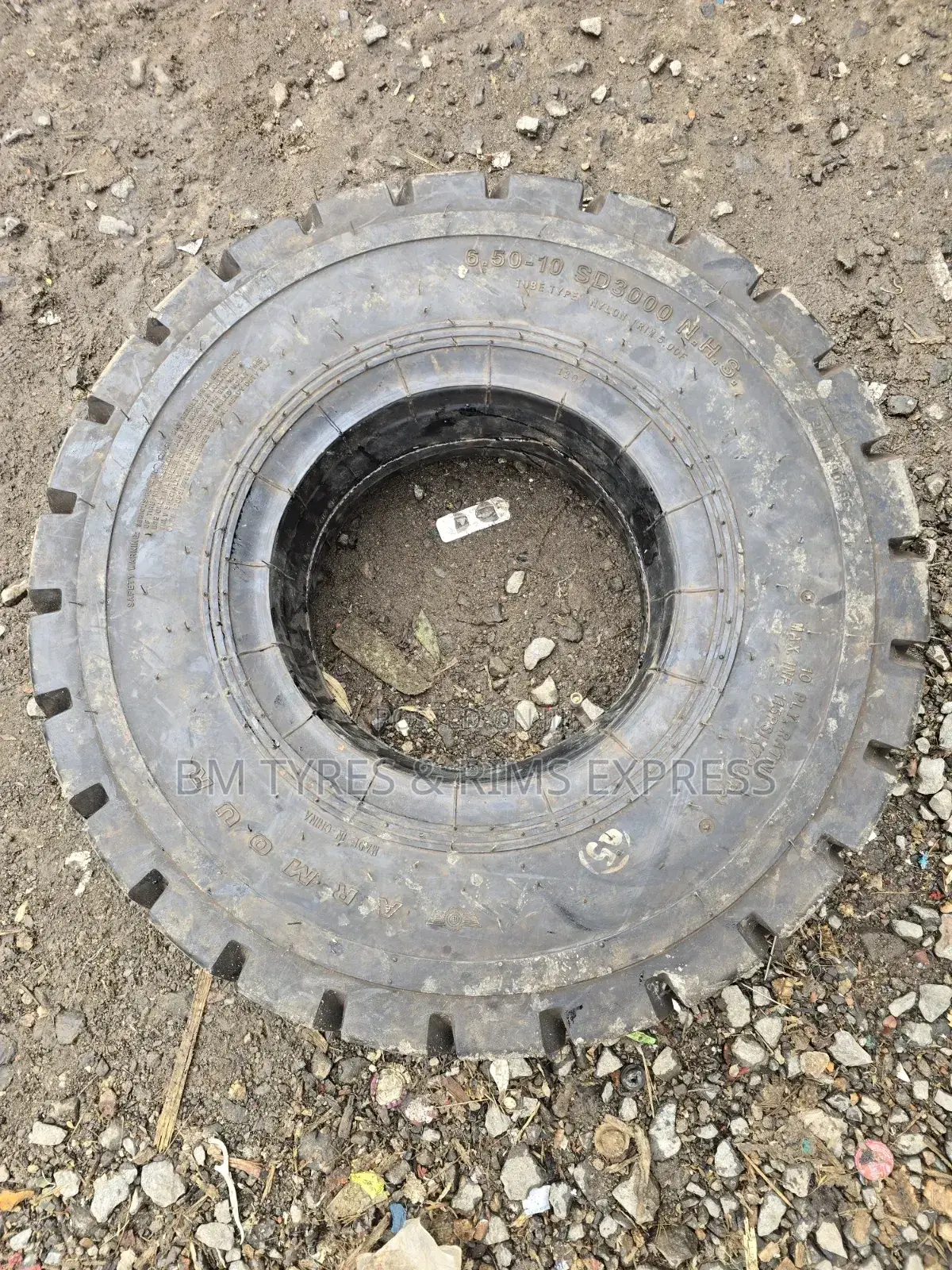 650 - 12 Armour Tires (Folklift)
