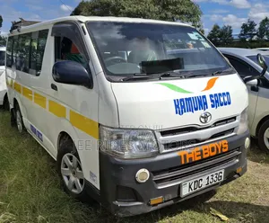 Toyota HiAce 2013 White