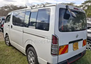 Toyota HiAce 2013 White