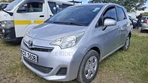 Toyota Ractis 1.5 FWD 2012 Silver