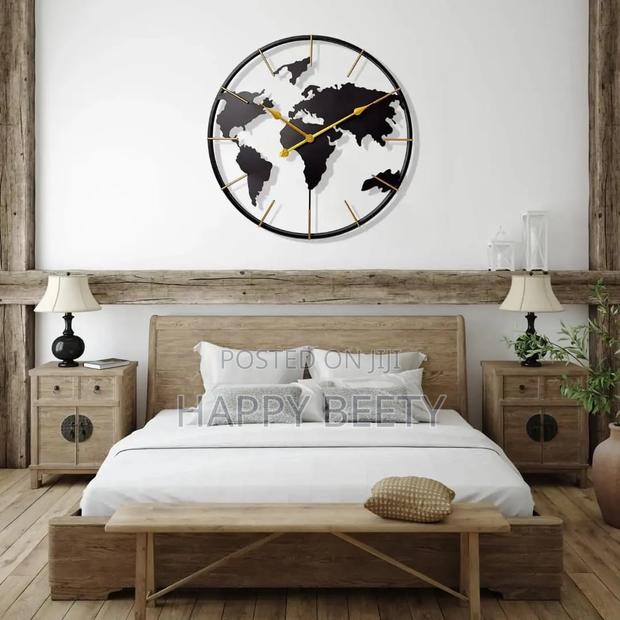 60cm Roman Numerals Metallic World Map Wall Clock - thumbnail 4