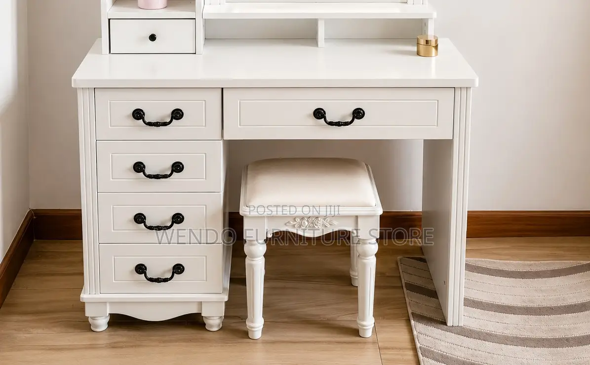 Dressers; Elegant White Stylish Living Vanity Set