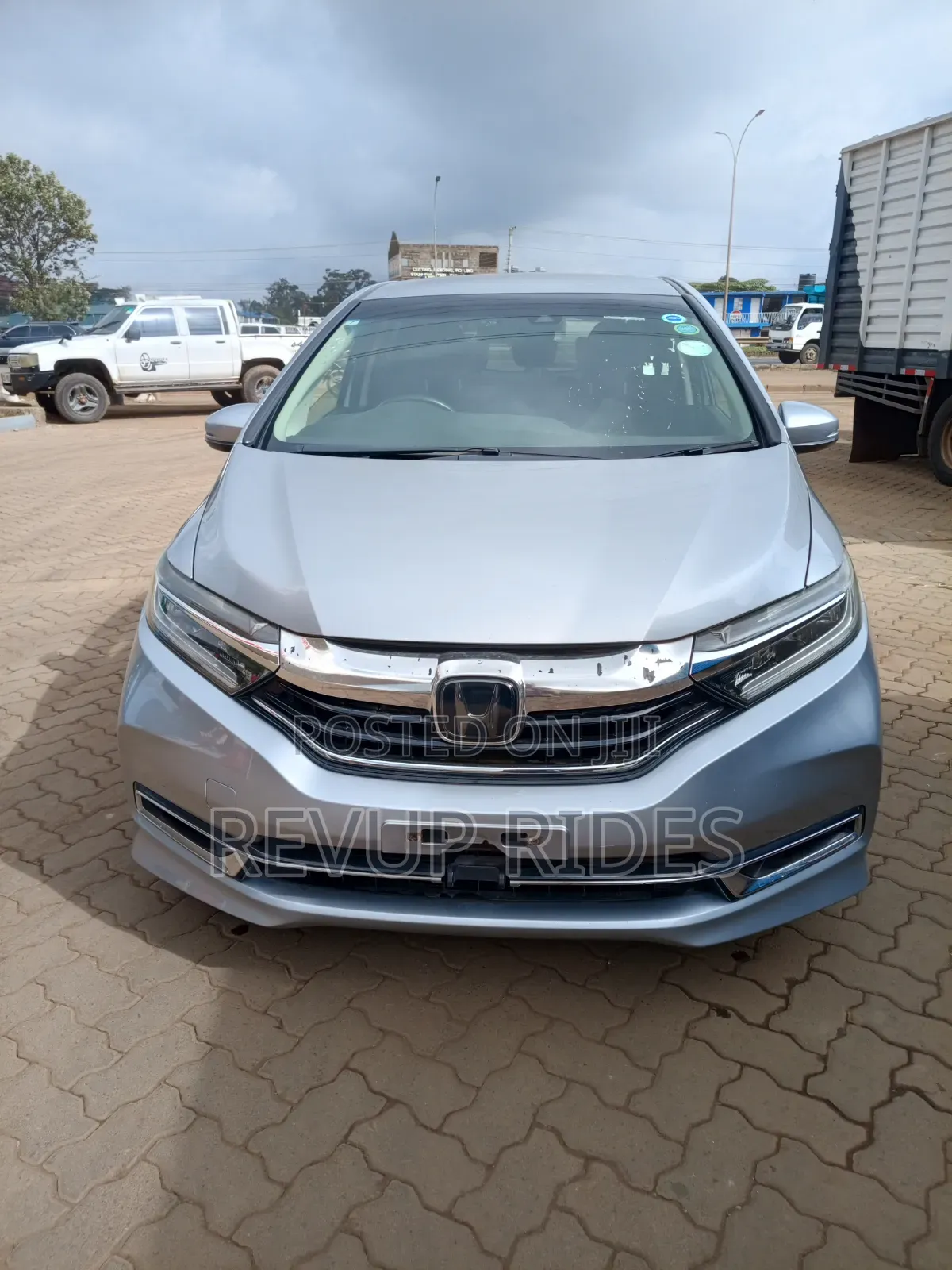 Honda Shuttle 2019 Silver