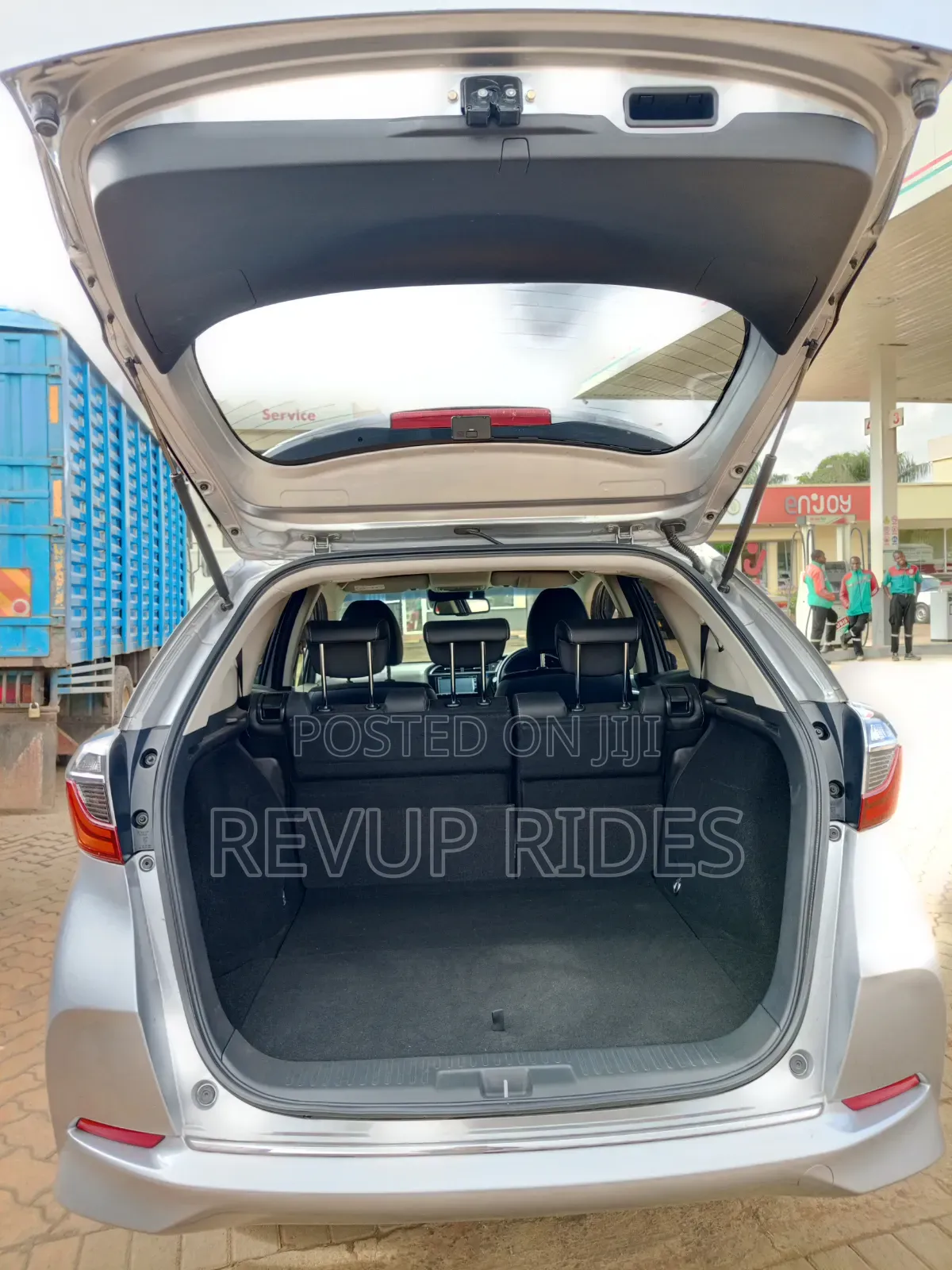 Honda Shuttle 2019 Silver