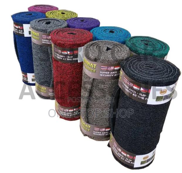 Multi Colored PVC Coil Mats Rolls for Car Floor With Anti Slip Nibs