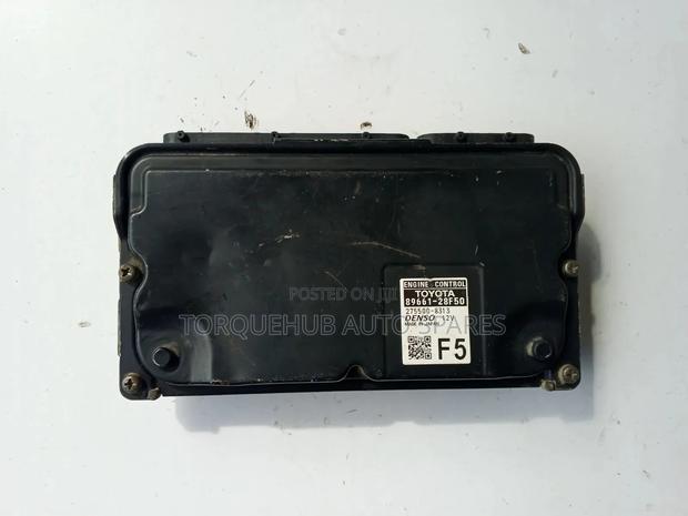 Toyota Voxy 3zr 2015 Engine Control Unit