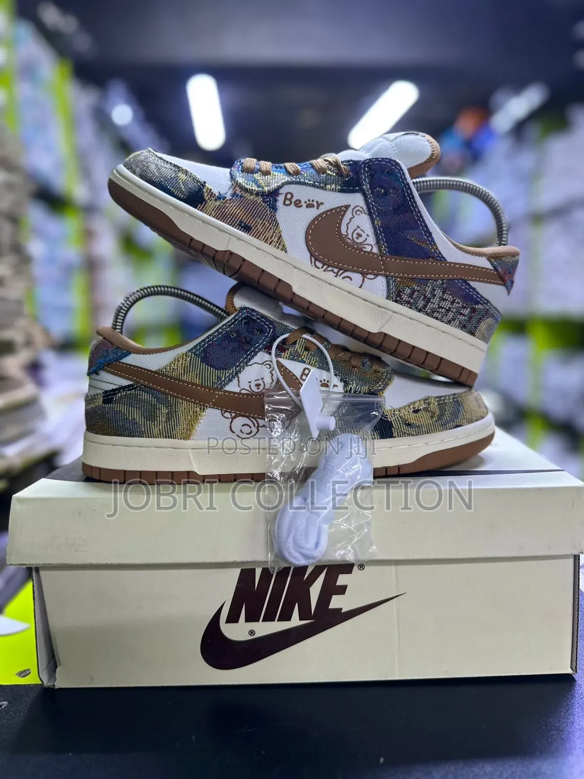Nike Dunk Low Bear Sneakers