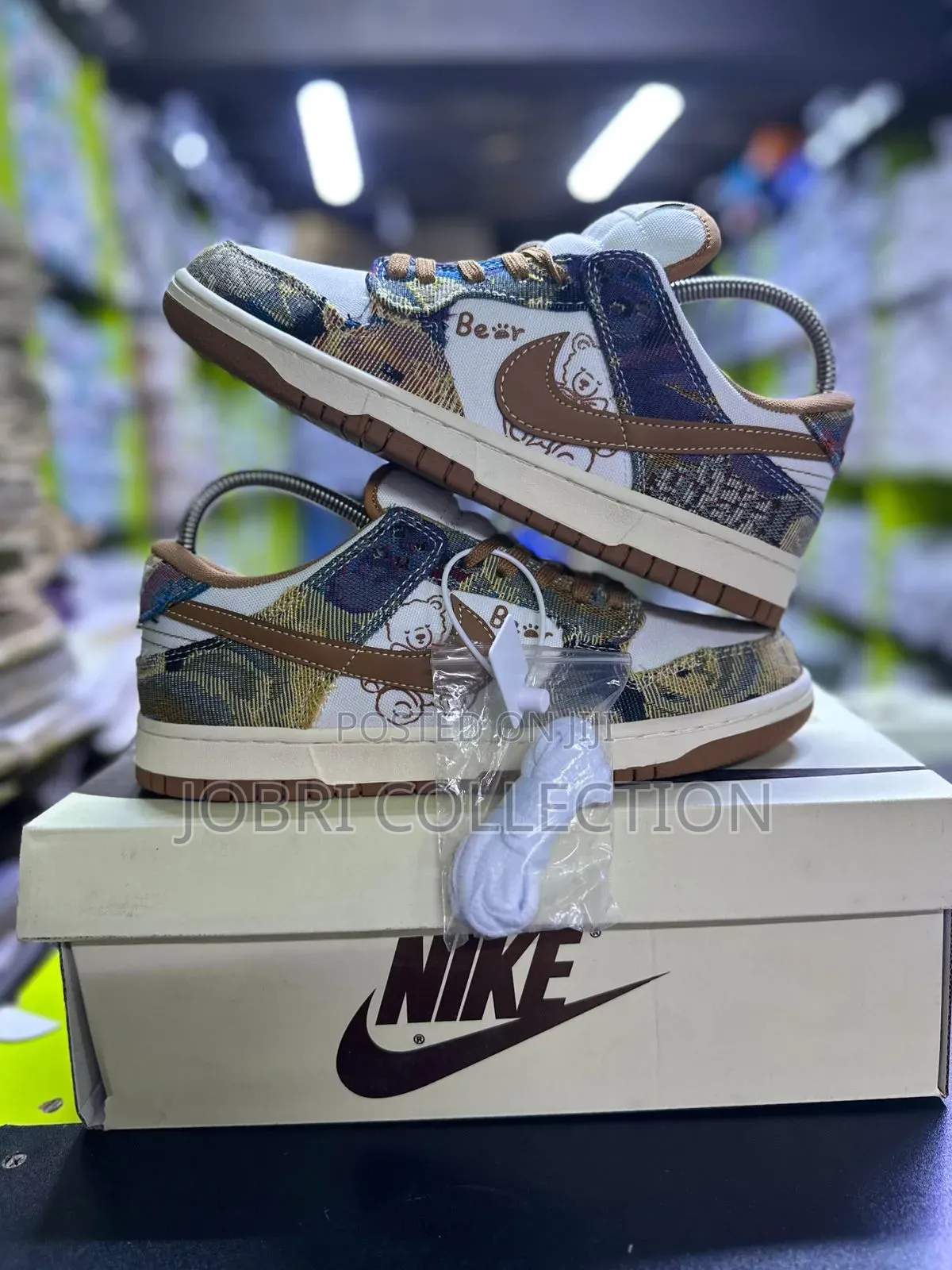 Nike Dunk Low Bear Sneakers