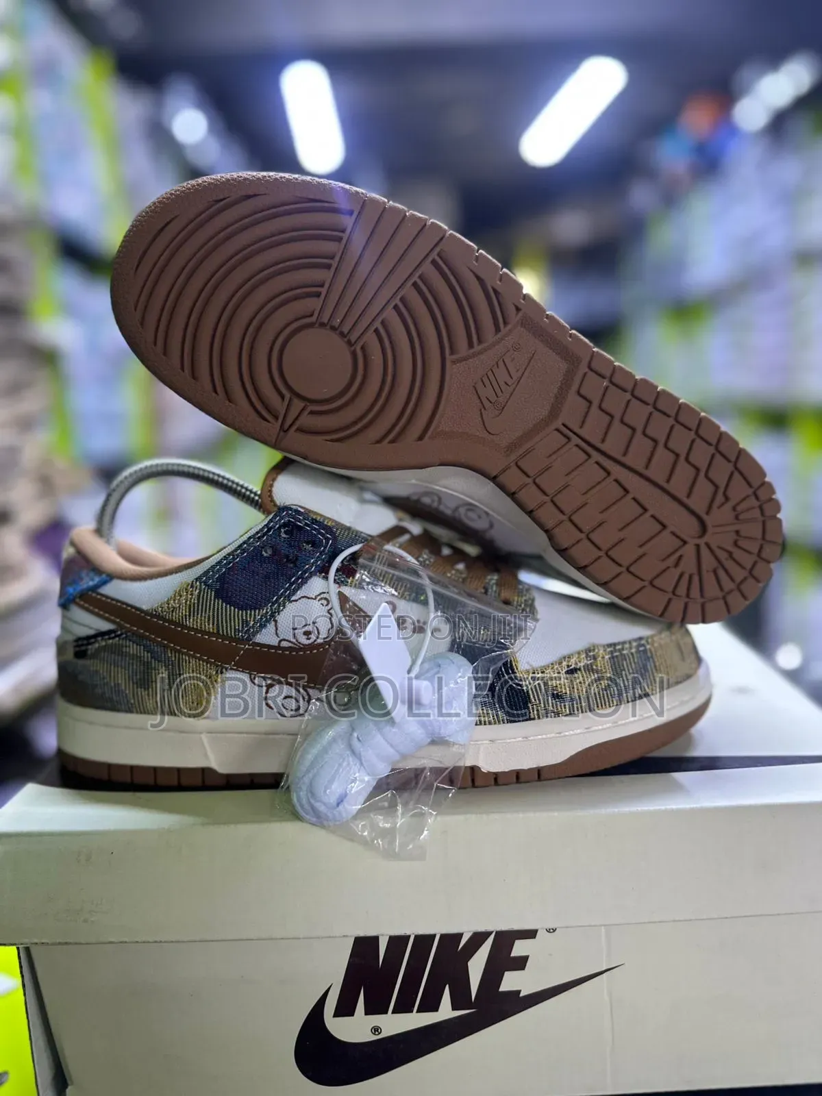 Nike Dunk Low Bear Sneakers