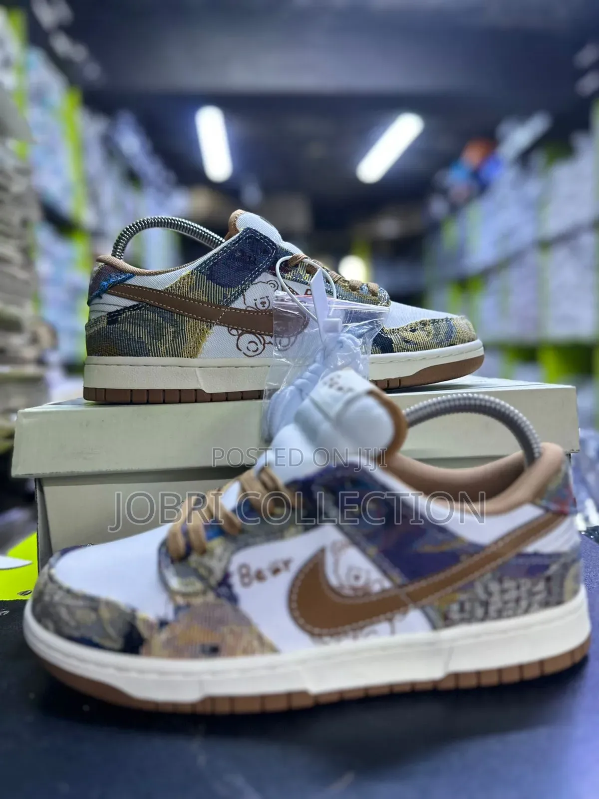 Nike Dunk Low Bear Sneakers