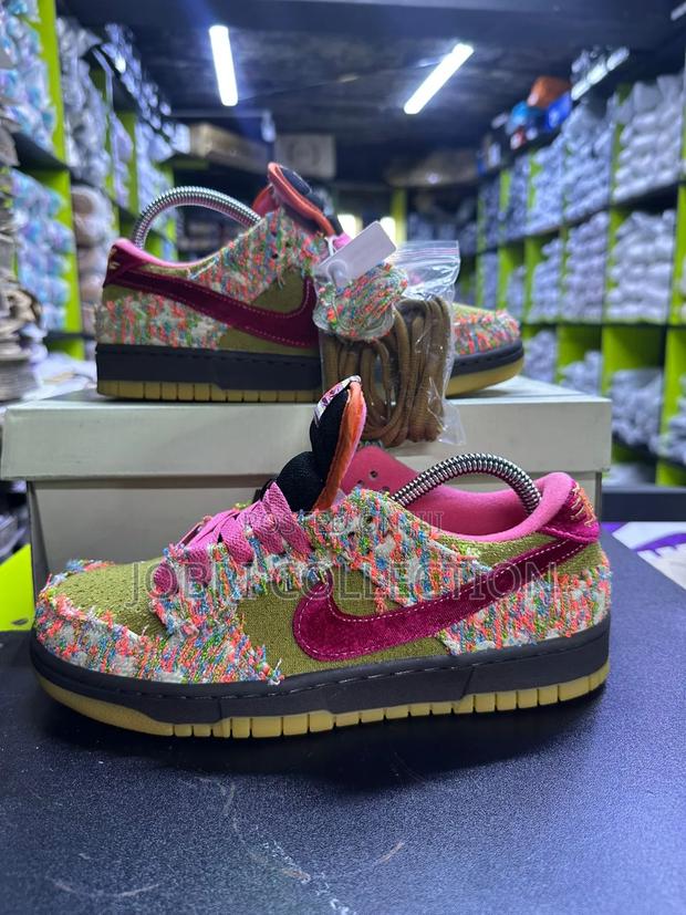 Nike Dunk Low Green Curry Panda Monium Sneakers - thumbnail 5
