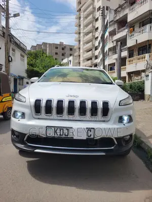 Jeep Cherokee Limited 4dr SUV 4WD (2.4L 4cyl 9A) 2015 White