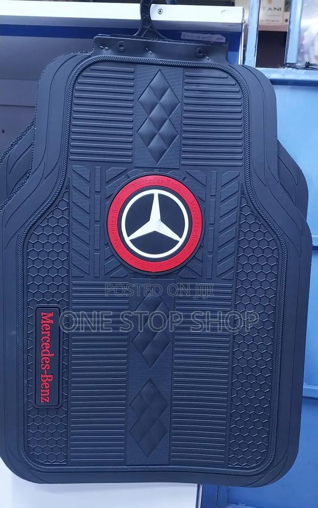 5pc All Weather Mercedes Matsrubber Design With Texturized Grip Panels
