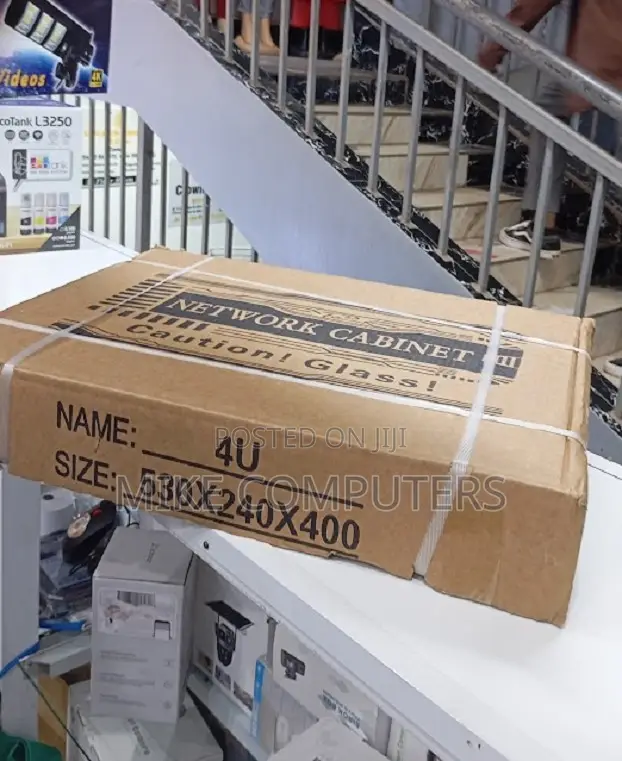 4u Wall Mount Server Cabinet Secure Network Enclosure