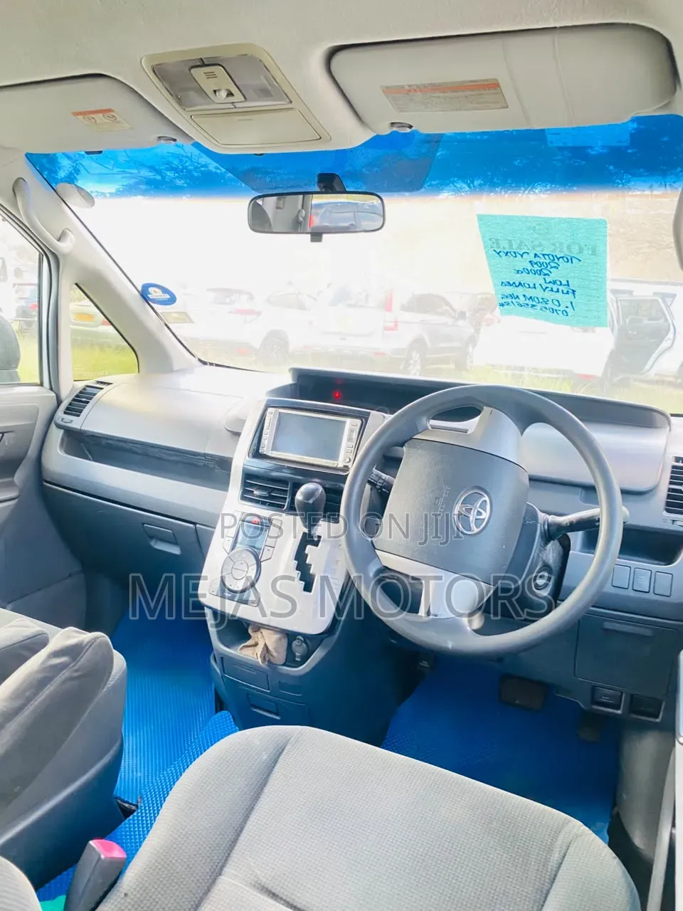 Toyota Voxy 2009 White