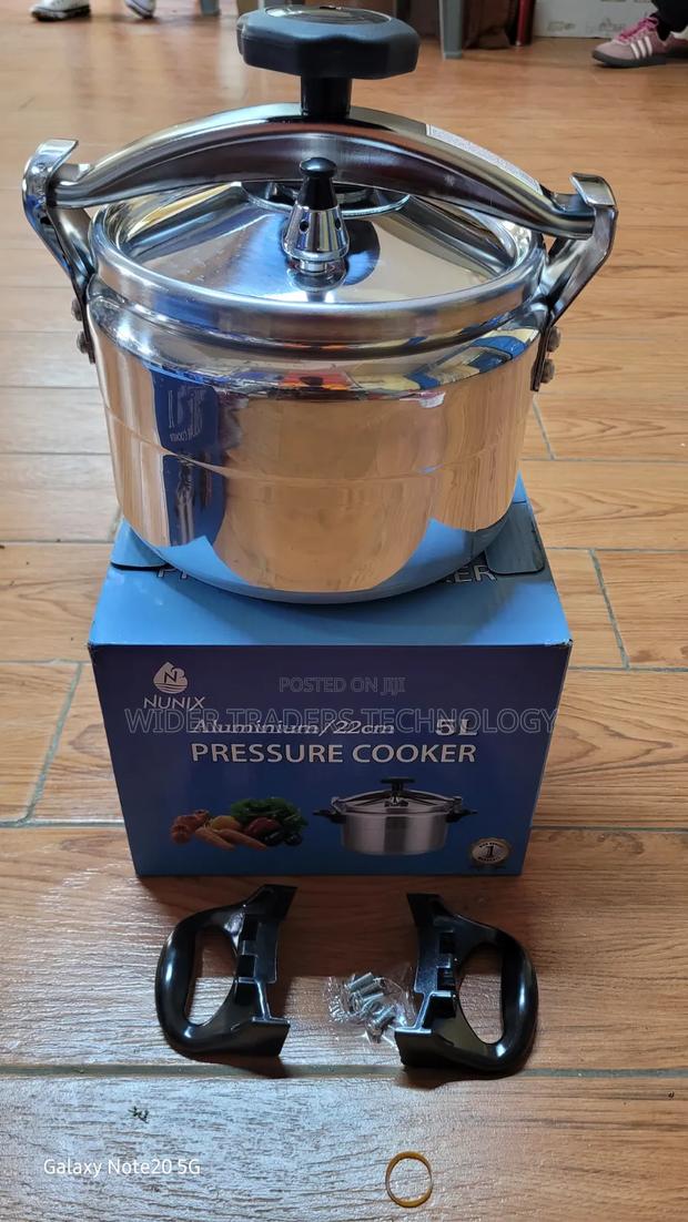Nunix 5 Litre Aluminium Pressure Cooker.
