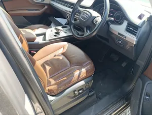 Audi Q7 2019 Gray