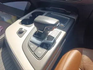 Audi Q7 2019 Gray