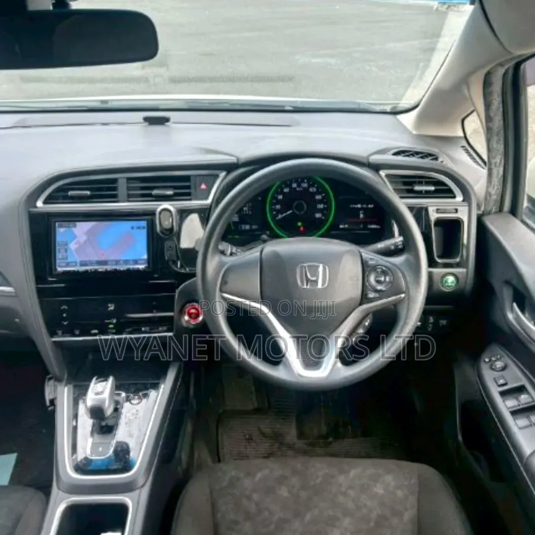 Honda Fit Shuttle 1.5 Hybrid 2WD 2019 White