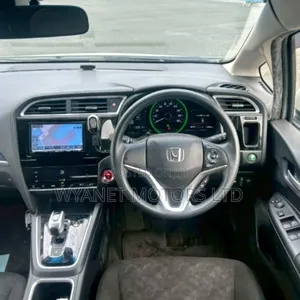 Honda Fit Shuttle 1.5 Hybrid 2WD 2019 White