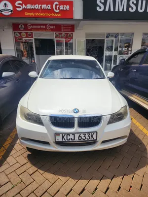 BMW 320i Sedan RWD 2009 White