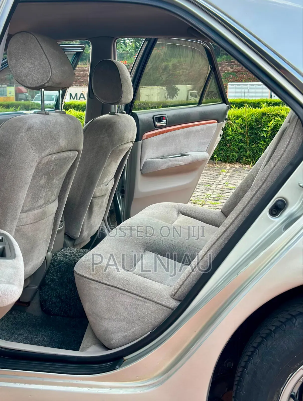 Toyota Mark II 2000 Silver