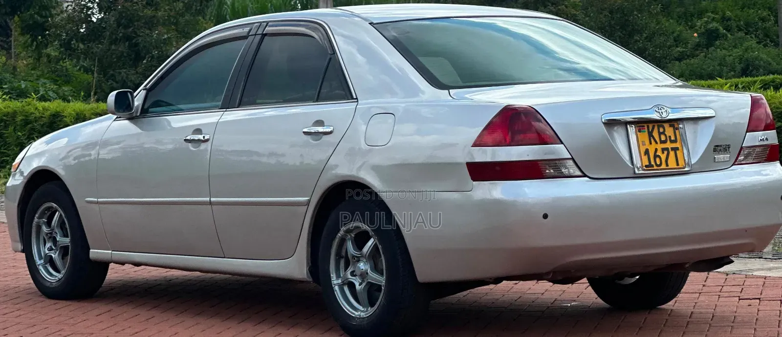 Toyota Mark II 2000 Silver