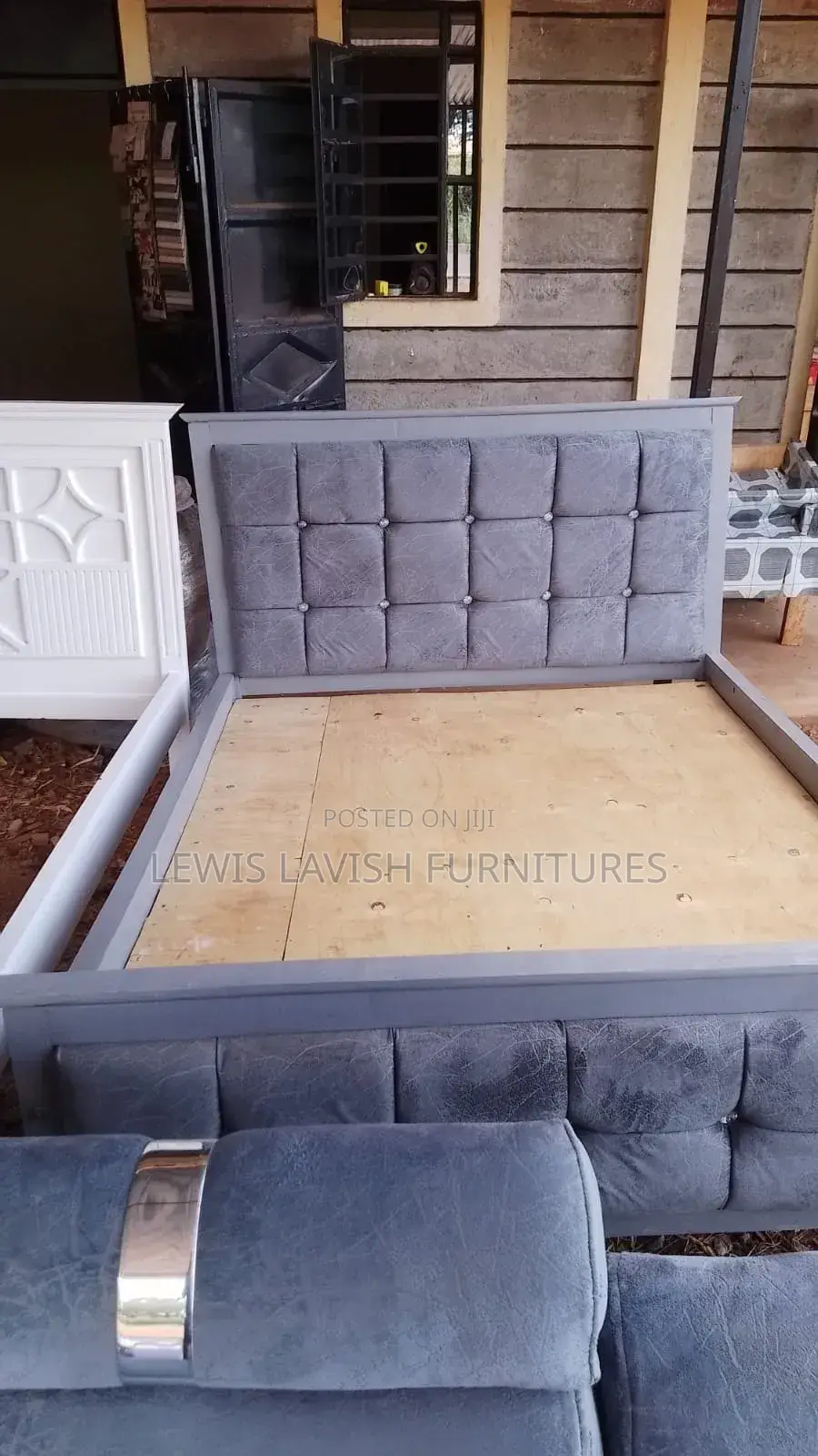 Gray 5 by 6 Chester Bed