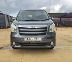 Toyota Noah 2009 Gray